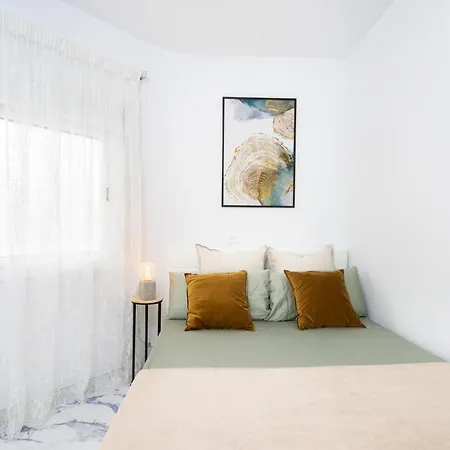 Cozy 1st Sea Line In The Quiet Area *